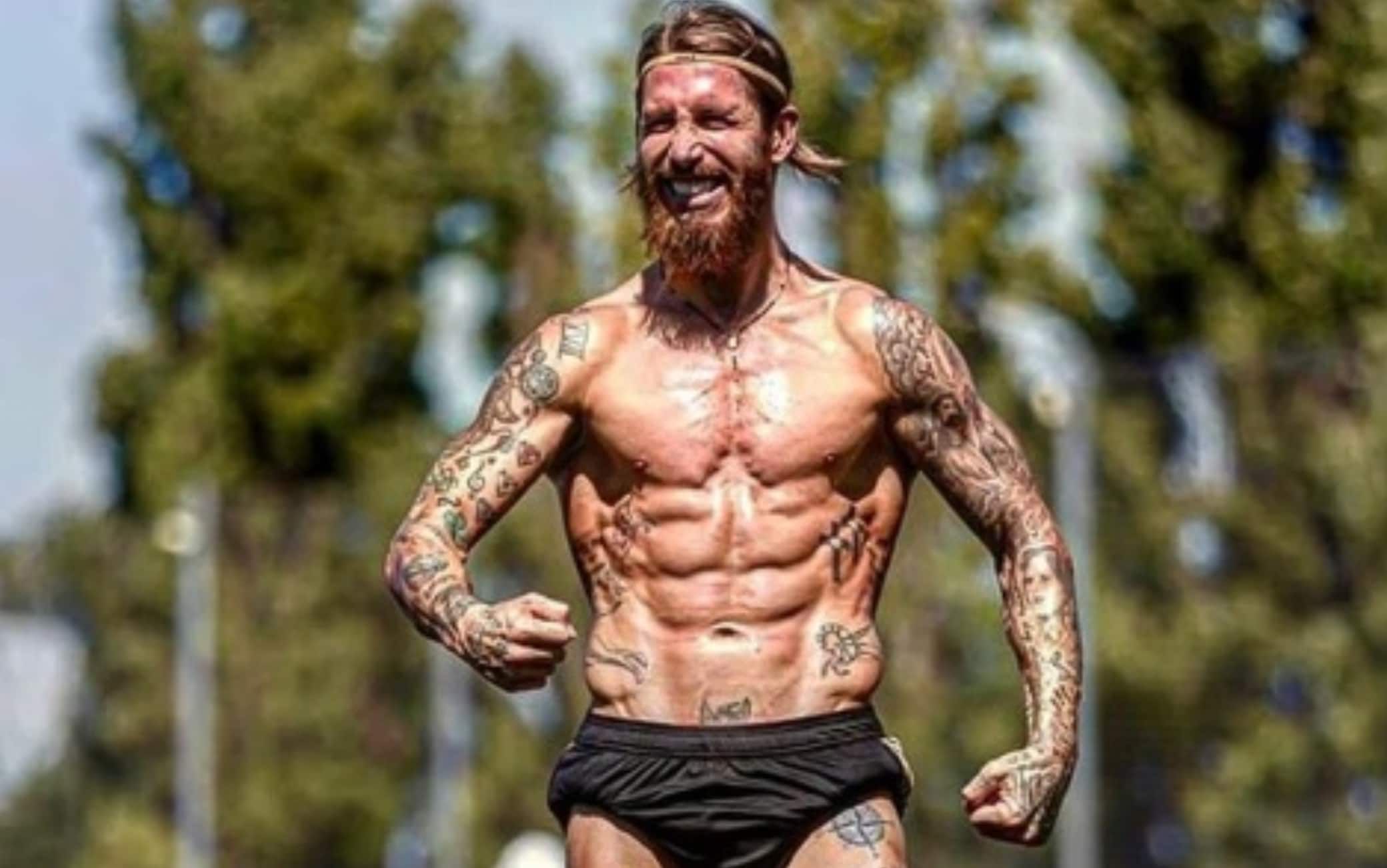 Workout plan: Weekley training split for footballers with only dumbells